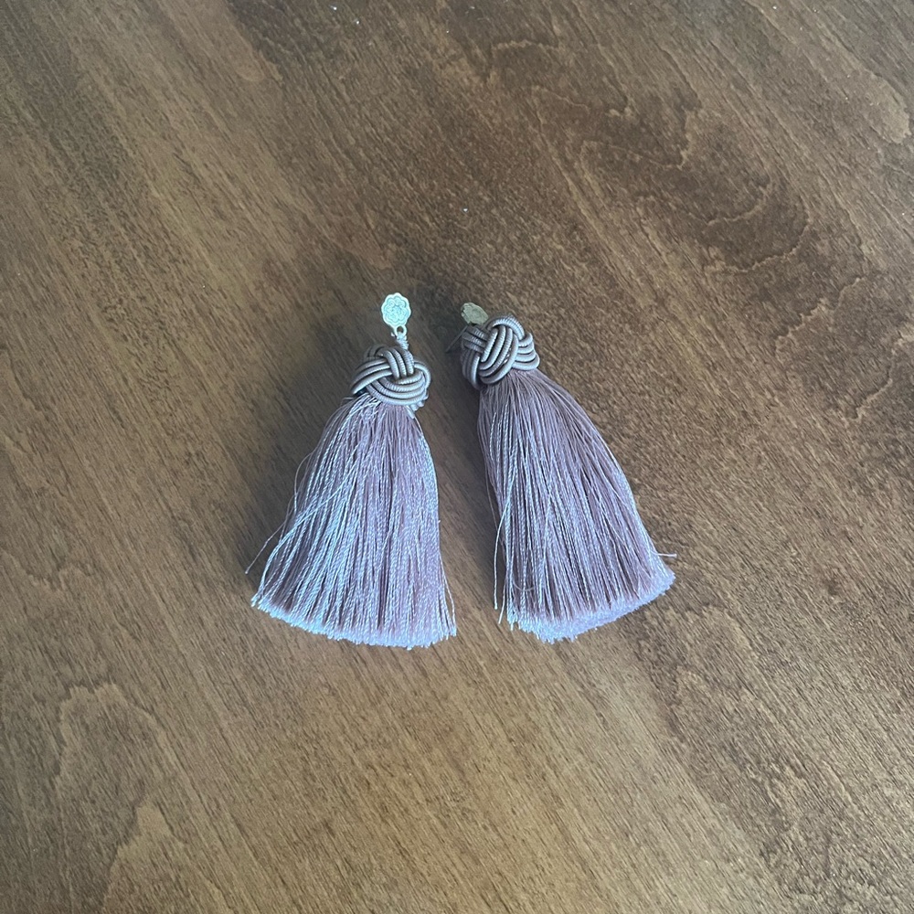 HART HAGERTY Dusty Rose Tassel Earrings - Picture 3 of 3